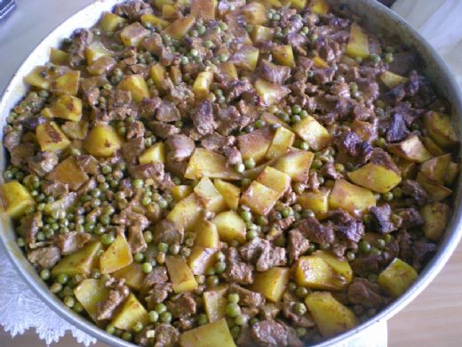 Bezelyeli Et Yemeği Tarifi ve Malzemeleri